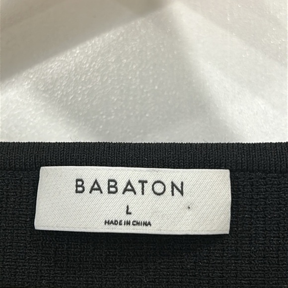 NWOT Aritzia Babaton Sculpt Knit Deep V-Neck Minimalist Crop Tank in Black - L - Picture 6 of 8